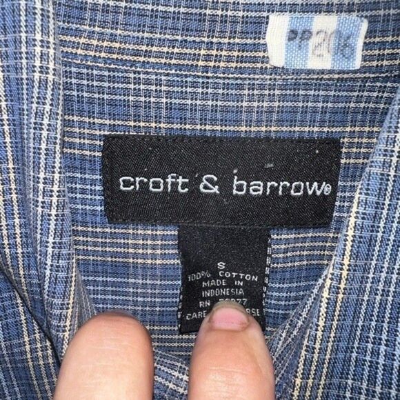 Croft & Barrow Men's Button Down Shirt Size small - Picture 2 of 3